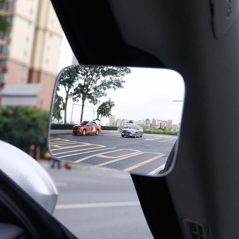 Small Round Mirrors For The Blind Spot Of Front And Rear Wheels